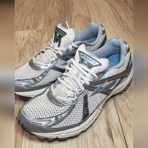 Brooks Adreniline Running Shoe,women 10.5 Comfort,outdoors,runner,sports